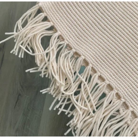 Elevated Boho, Cottage Core Tassle Talbot’s Cream Wool knit Poncho, Women's S/M - Picture 13 of 14